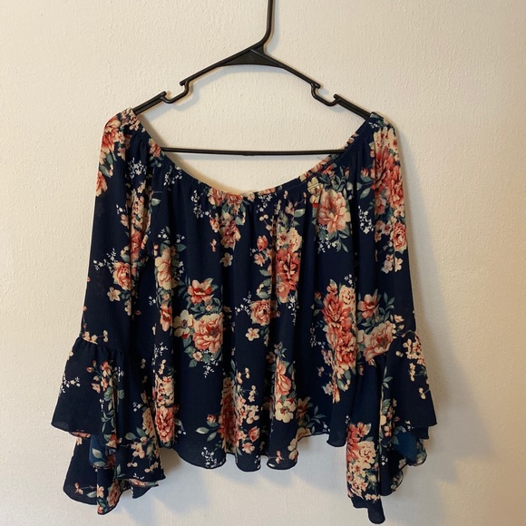 Off the shoulder blouse - Picture 1 of 1